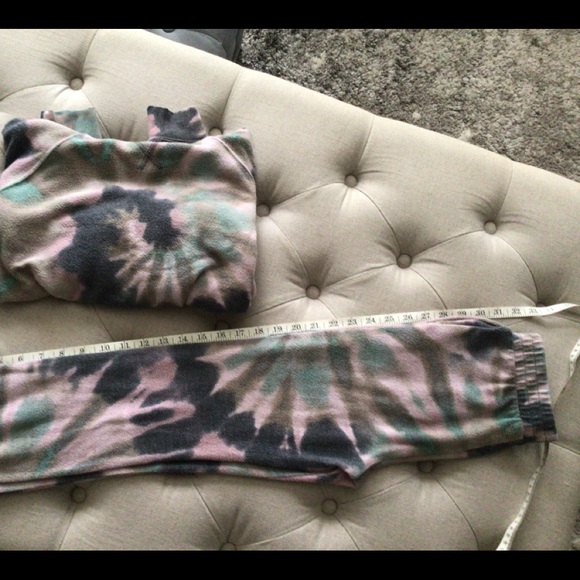 Tie Dye matching Hoodie and Jogger set - Picture 2 of 7